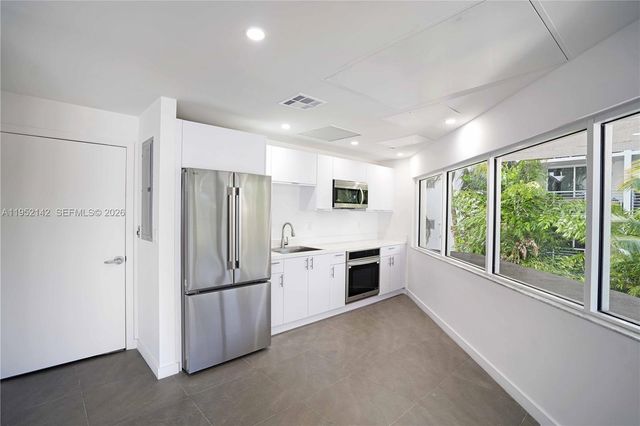 1621 BAY RD 604, Miami Beach, FL 33139