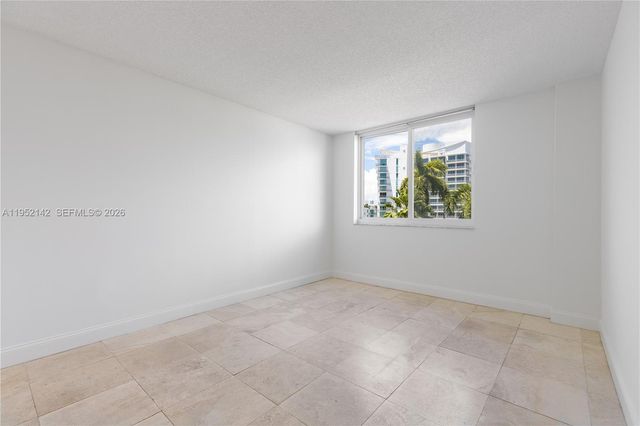 1621 BAY RD 604, Miami Beach, FL 33139
