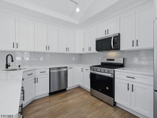 272 Watson Ave, Lyndhurst Twp., NJ 07071