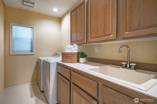 8850 Bald Eagle Drive, Blaine, WA 98230