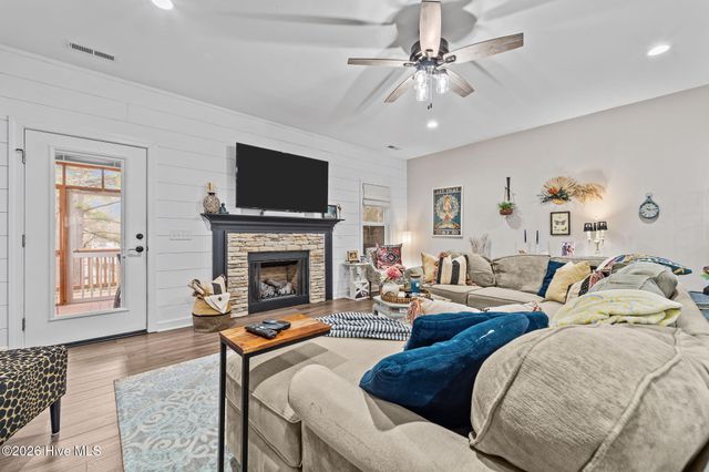 220 Sugar Pine Drive, Pinehurst, NC 28374