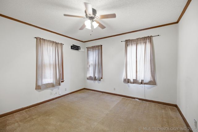 1122 S Xanthus Place, Tulsa, OK 74104