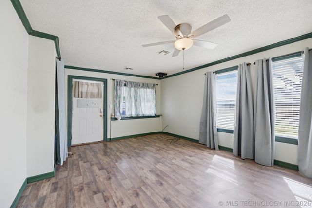 1122 S Xanthus Place, Tulsa, OK 74104