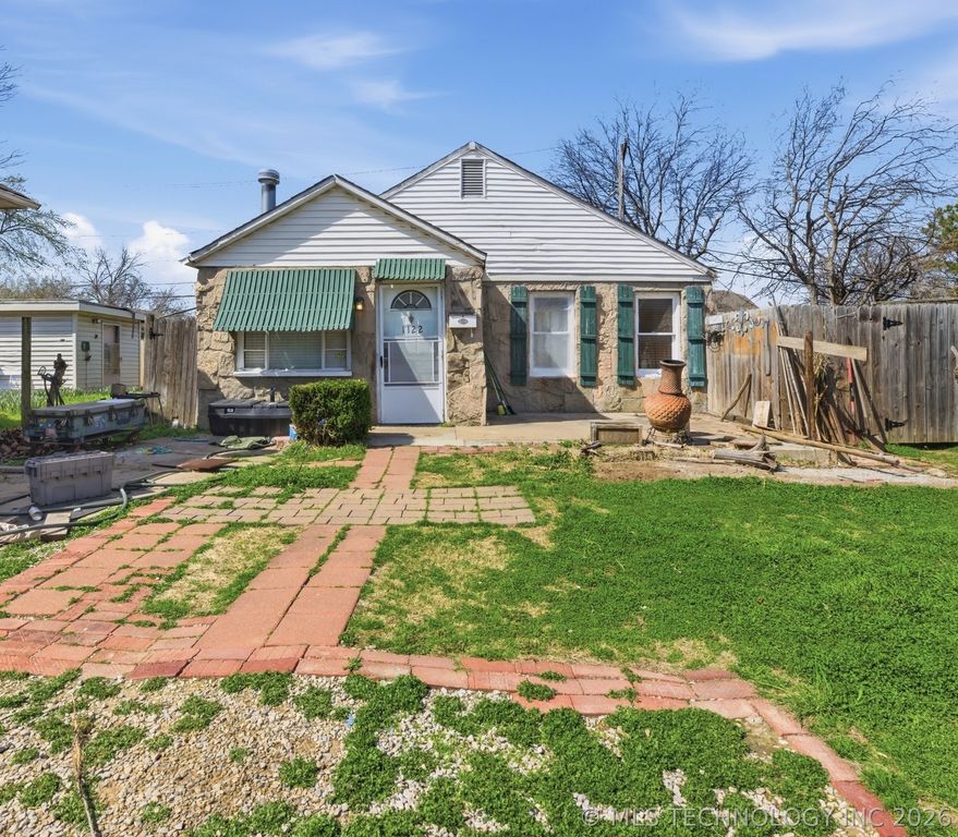 1122 S Xanthus Place, Tulsa, OK 74104