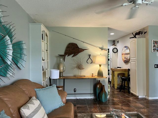 915 Riverwood Lane, Jupiter, FL 33458