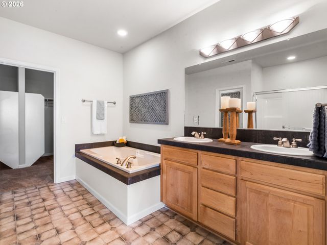 15900 Sw SNOWY OWL Ln, Beaverton, OR 97007