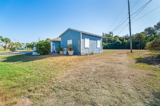 896 CLEARVIEW DRIVE, Port Charlotte, FL 33953