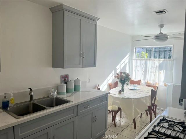 11 Eastridge Lane, Carson, CA 90745