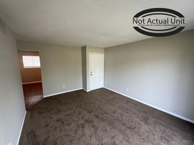 7305 N MOBERLY DR C, Columbia, MO 65202