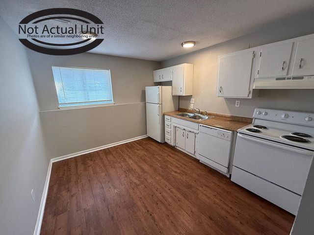 7305 N MOBERLY DR C, Columbia, MO 65202