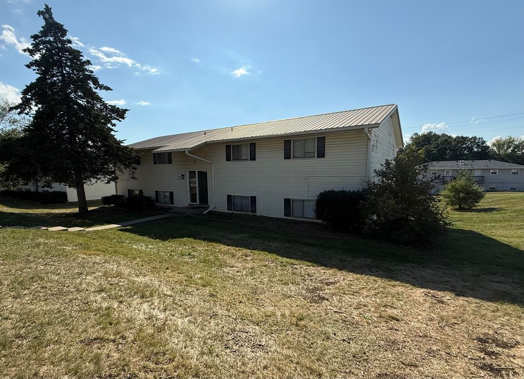 7305 N MOBERLY DR C, Columbia, MO 65202