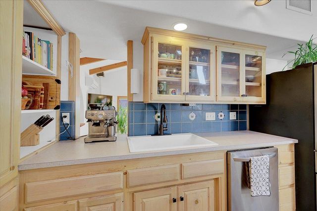 19077 Sanctuary Rd, Penn Valley, CA 95946