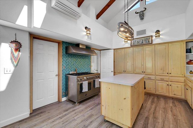 19077 Sanctuary Rd, Penn Valley, CA 95946