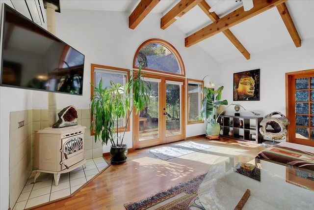 19077 Sanctuary Rd, Penn Valley, CA 95946