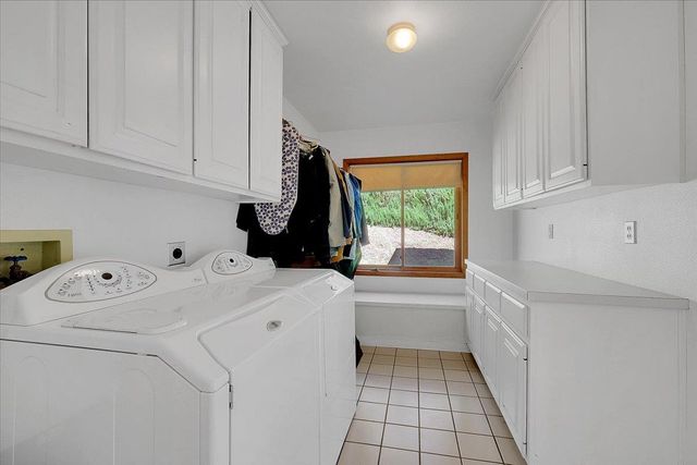 19077 Sanctuary Rd, Penn Valley, CA 95946