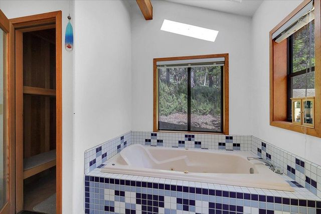 19077 Sanctuary Rd, Penn Valley, CA 95946