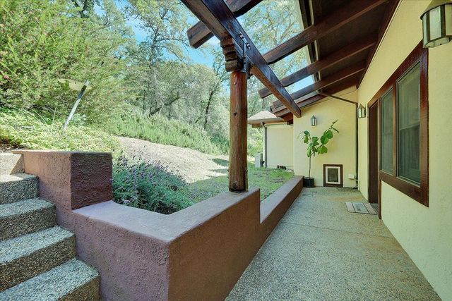 19077 Sanctuary Rd, Penn Valley, CA 95946