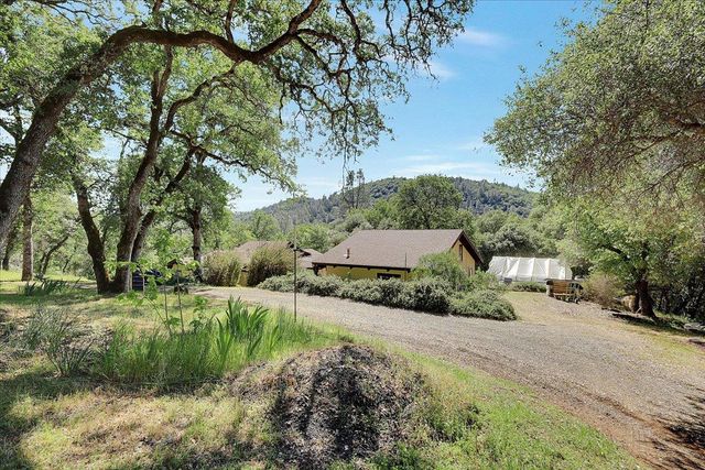 19077 Sanctuary Rd, Penn Valley, CA 95946