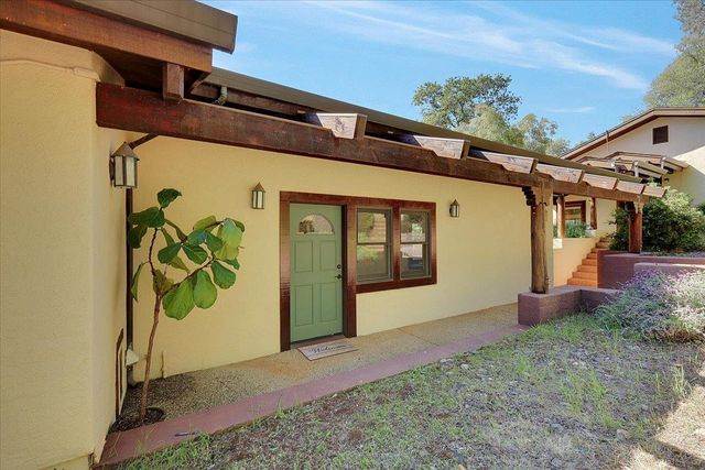 19077 Sanctuary Rd, Penn Valley, CA 95946