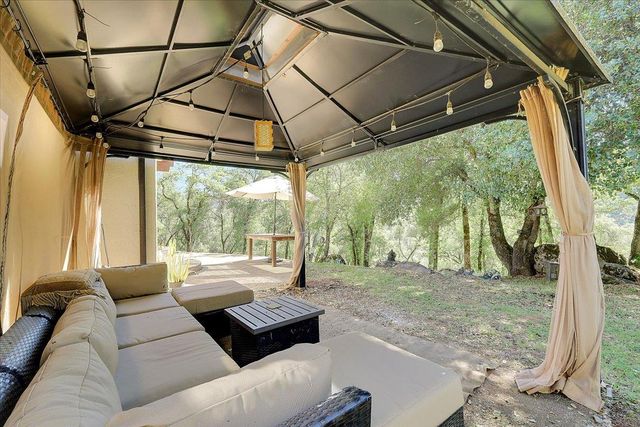19077 Sanctuary Rd, Penn Valley, CA 95946