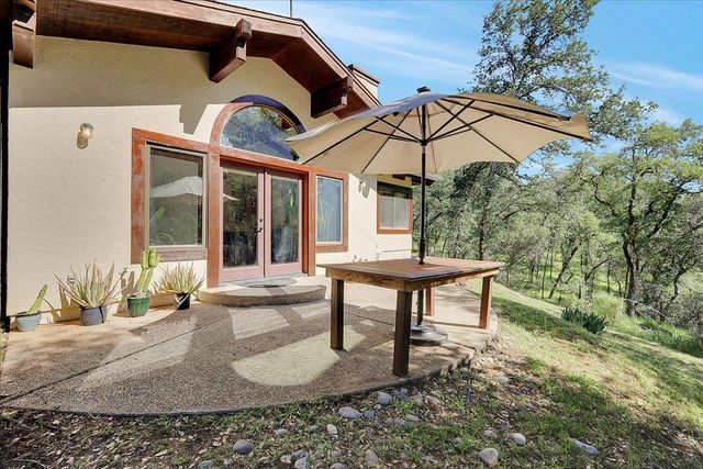 19077 Sanctuary Rd, Penn Valley, CA 95946