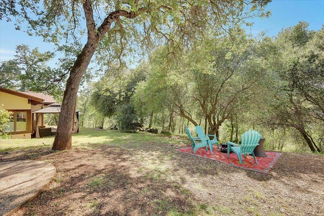 19077 Sanctuary Rd, Penn Valley, CA 95946