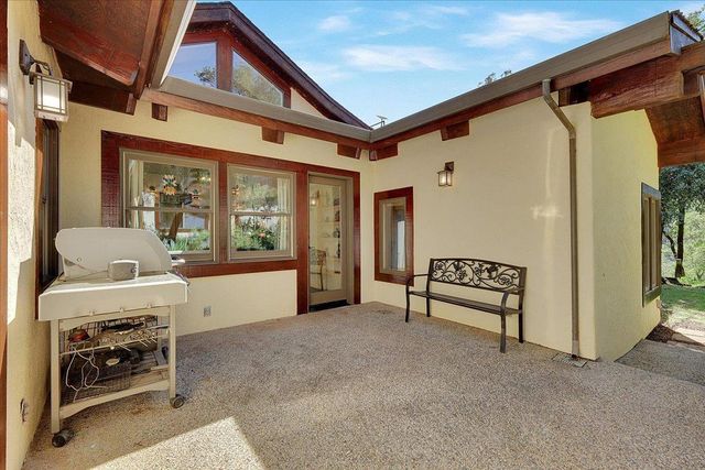 19077 Sanctuary Rd, Penn Valley, CA 95946