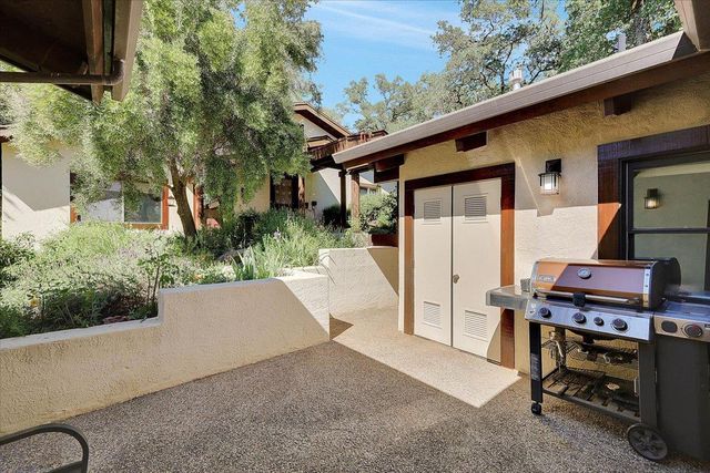 19077 Sanctuary Rd, Penn Valley, CA 95946