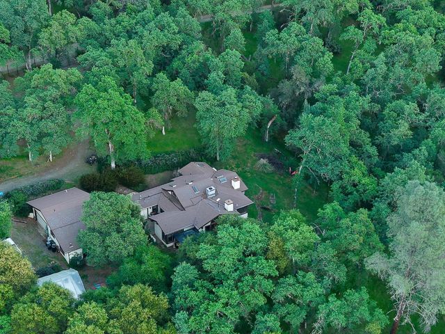19077 Sanctuary Rd, Penn Valley, CA 95946