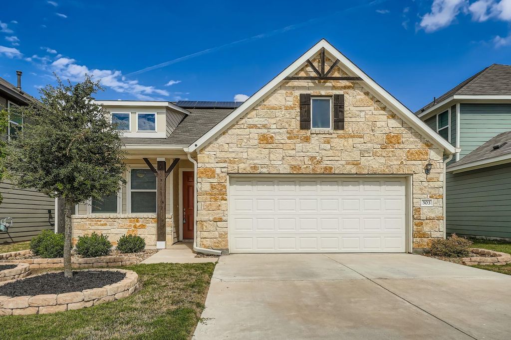 303 Blackbear DR, Hutto, TX 78634