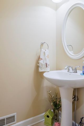 1270 E Greenview Place, Crown Point, IN 46307