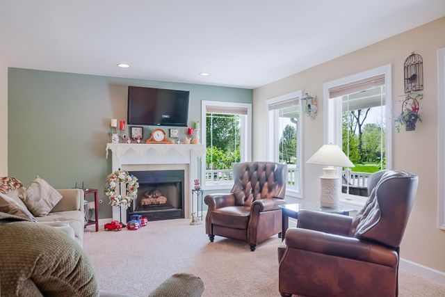 1270 E Greenview Place, Crown Point, IN 46307