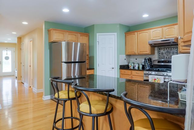 1270 E Greenview Place, Crown Point, IN 46307