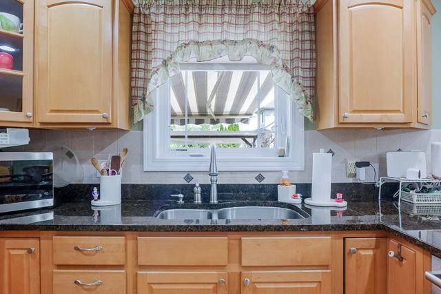 1270 E Greenview Place, Crown Point, IN 46307