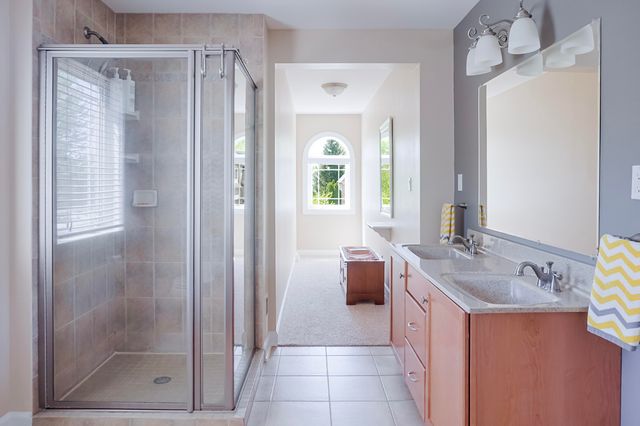 1270 E Greenview Place, Crown Point, IN 46307