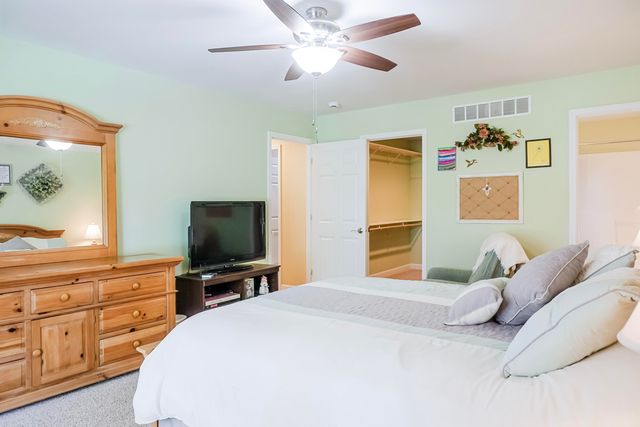 1270 E Greenview Place, Crown Point, IN 46307