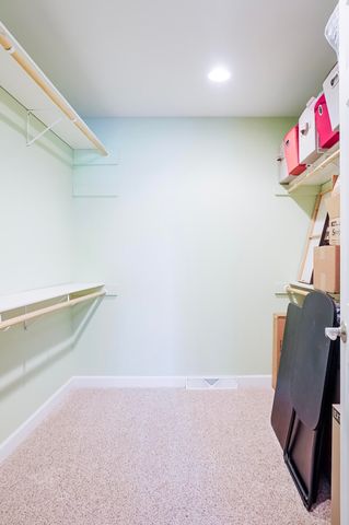 1270 E Greenview Place, Crown Point, IN 46307