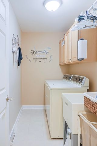 1270 E Greenview Place, Crown Point, IN 46307