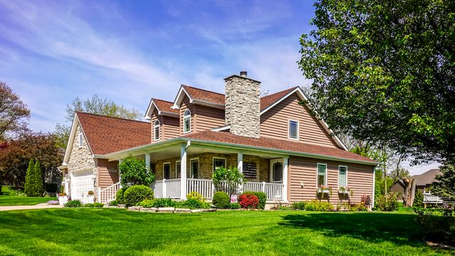 1270 E Greenview Place, Crown Point, IN 46307