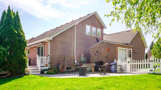 1270 E Greenview Place, Crown Point, IN 46307
