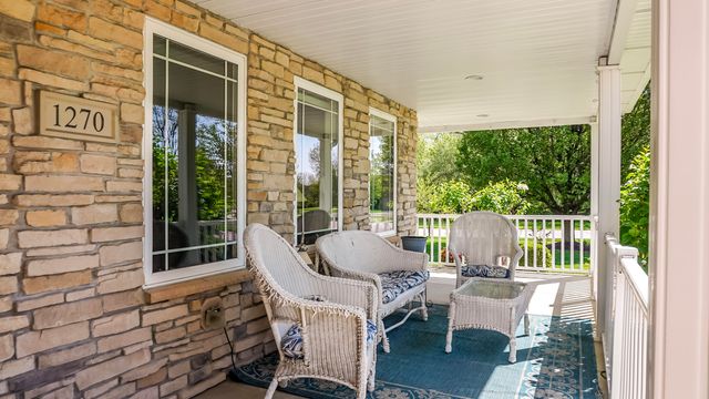 1270 E Greenview Place, Crown Point, IN 46307