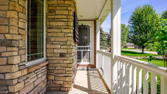 1270 E Greenview Place, Crown Point, IN 46307