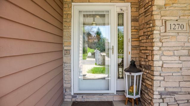 1270 E Greenview Place, Crown Point, IN 46307