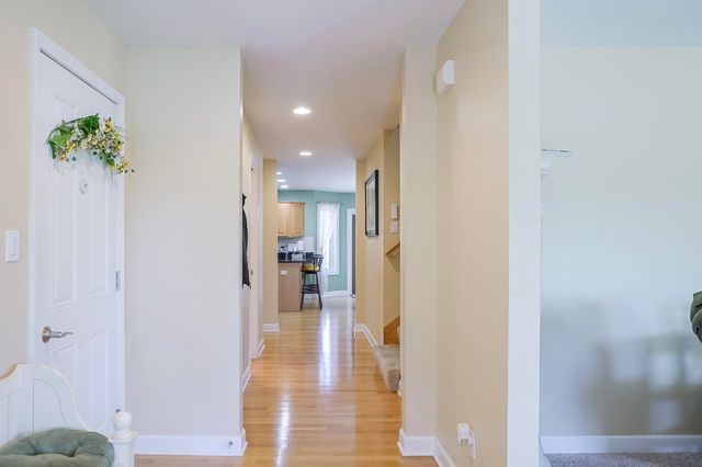 1270 E Greenview Place, Crown Point, IN 46307