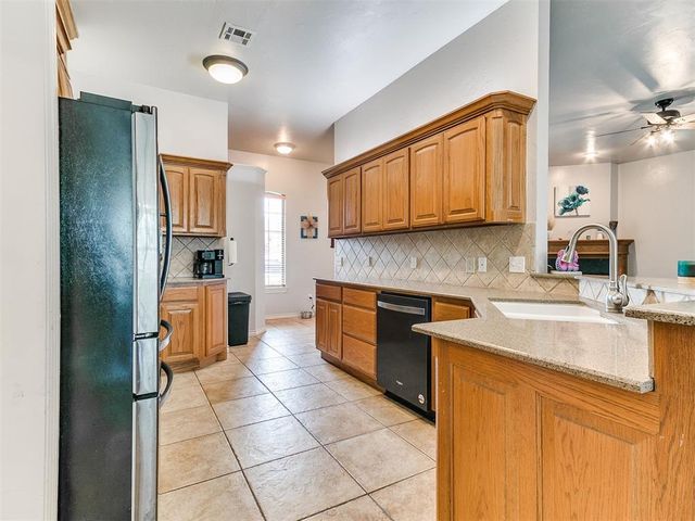 10801 NW 118th Place, Yukon, OK 73099