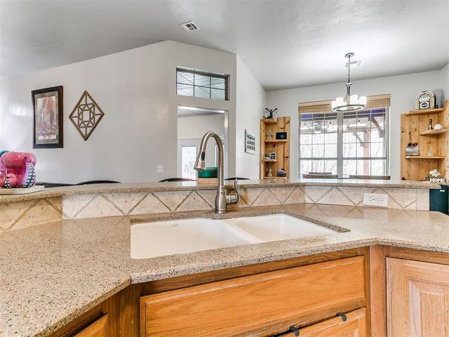 10801 NW 118th Place, Yukon, OK 73099