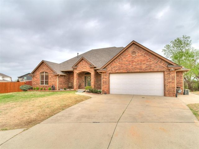 10801 NW 118th Place, Yukon, OK 73099