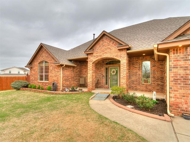 10801 NW 118th Place, Yukon, OK 73099