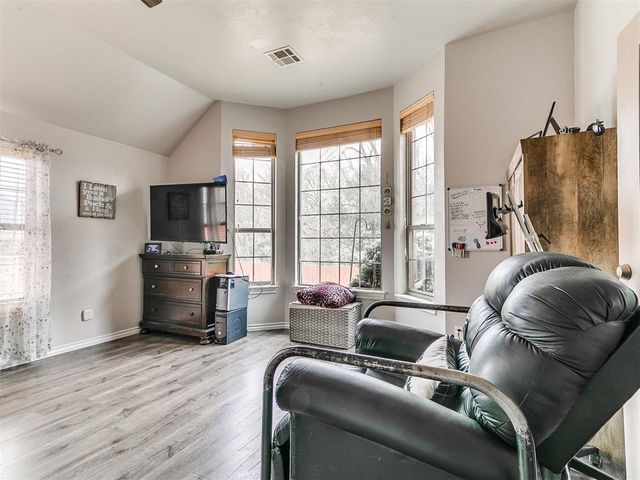 10801 NW 118th Place, Yukon, OK 73099