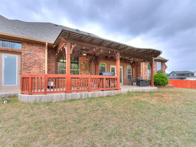 10801 NW 118th Place, Yukon, OK 73099